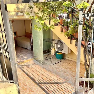 https://tiranas-best-stay.hotels-in-tirana.com